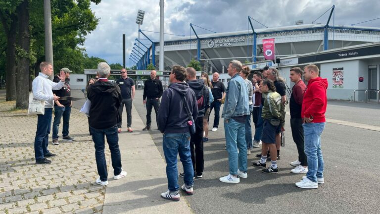 Lokale Spurensuche und Stadtrundgänge