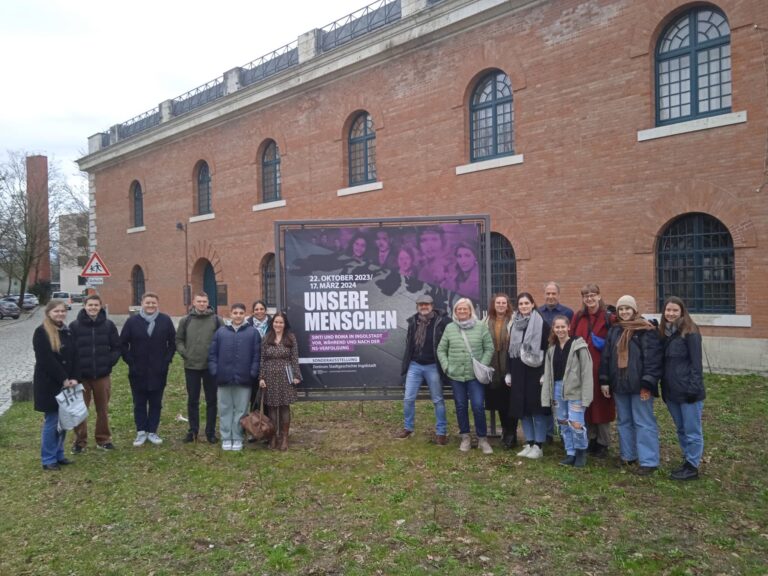 Besuch der Ausstellung „Unsere Menschen“ im Stadtmuseum Ingolstadt