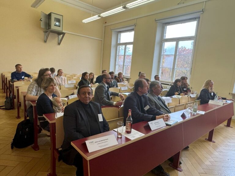 Fachtag „Lernen aus Akten“: Der Prozess der „Wiedergutmachung“ anhand der Entschädigungsakten des Landesverbandes Deutscher Sinti und Roma Bayern, 15.11.2024